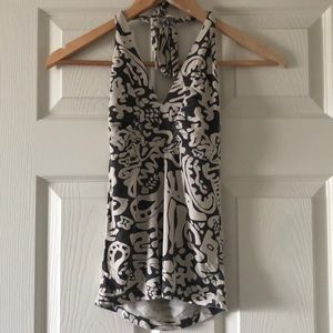3 for $10 ❤️ Patterned v neck halter top